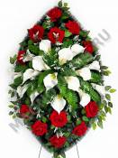 Венок "Беатрикс" с розами и латексными каллами выс. 110/140см шир. 90см