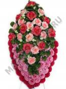 Венок "Глория" с розами и гвоздиками выс. 100/130см шир. 55см